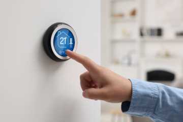 Choosing the Right Thermostat for Your Heat Pump: A Practical Guide